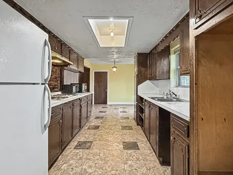 1576 County Road 614 Dayton TX 77535