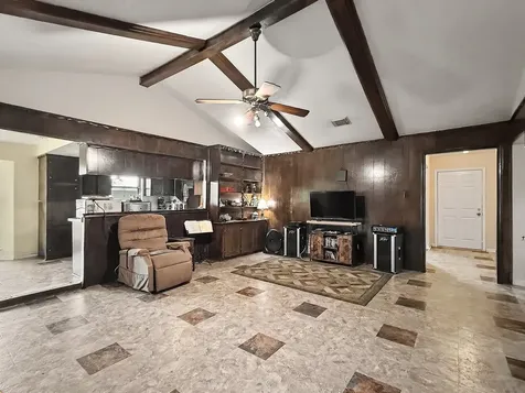 1576 County Road 614 Dayton TX 77535