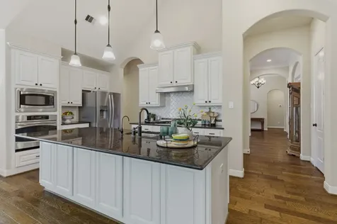 10 Little Falls Place Tomball TX 77375