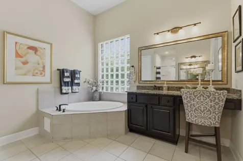 10 Little Falls Place Tomball TX 77375
