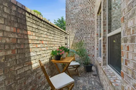 10 Little Falls Place Tomball TX 77375