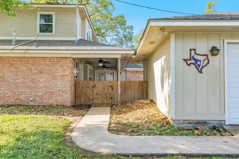 52 S Bachelor Button Street Lake Jackson TX 77566