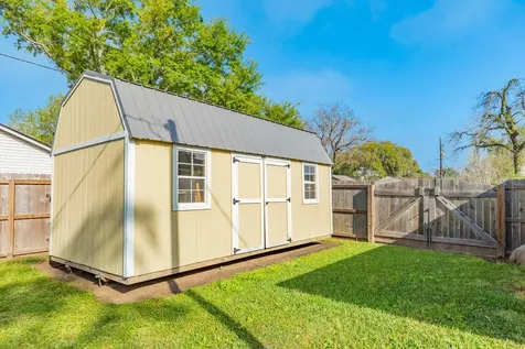 52 S Bachelor Button Street Lake Jackson TX 77566