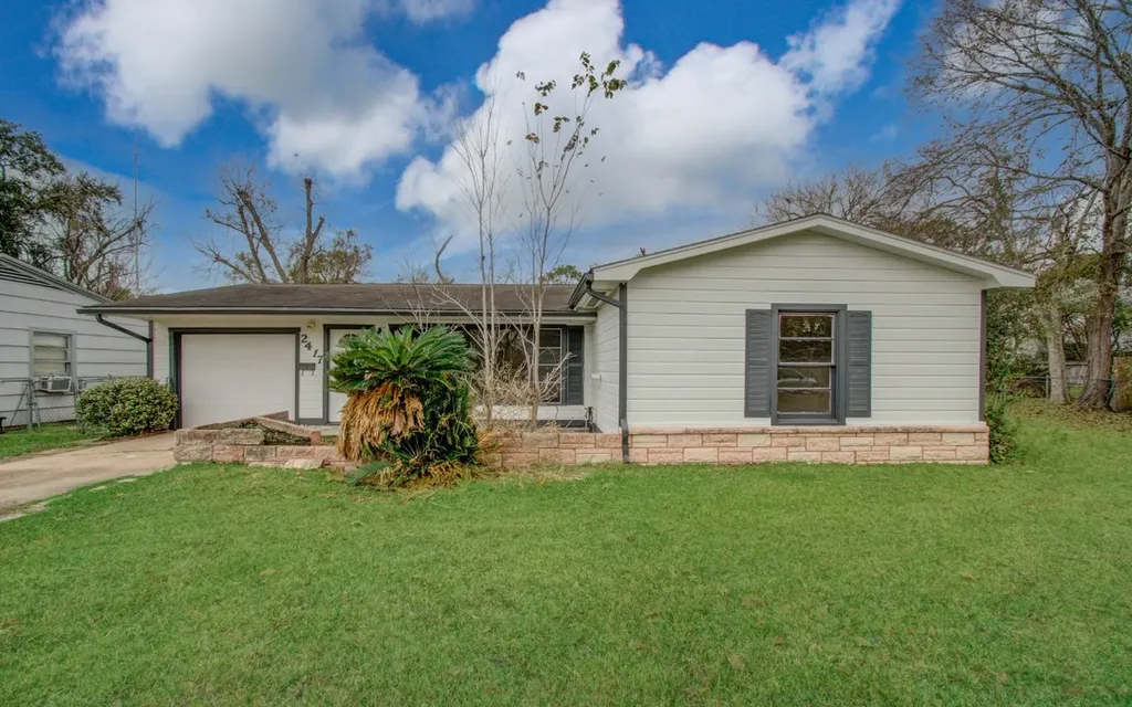 2417 Pecan Street Dickinson TX 77539