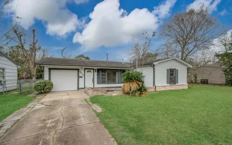 2417 Pecan Street Dickinson TX 77539