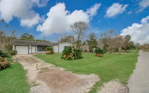2417 Pecan Street Dickinson TX 77539