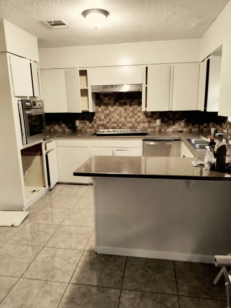 279 4th Street N Van Vleck TX 77482