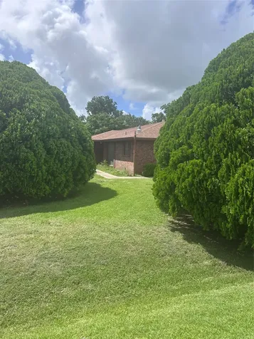 279 4th Street N Van Vleck TX 77482