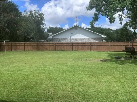 279 4th Street N Van Vleck TX 77482