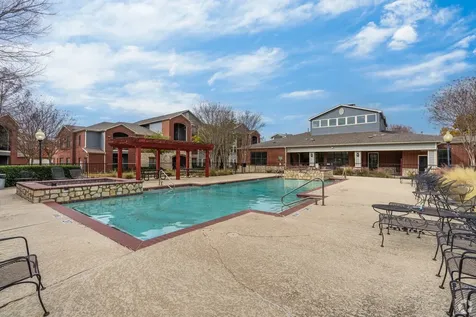 1350 Skyline Road Grand Prairie TX 75051