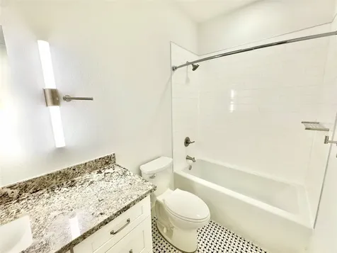 2102 Mechanic Street 301 Galveston TX 77550