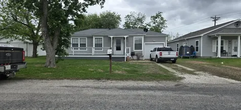 1206 Nelson Street Yoakum TX 77995