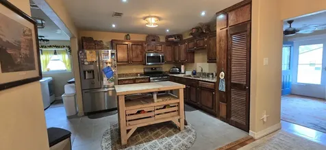 1206 Nelson Street Yoakum TX 77995