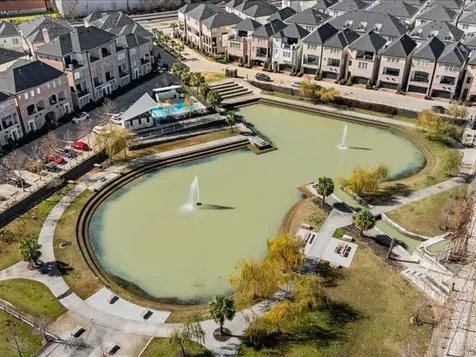 2605 Maxroy Street Houston TX 77007