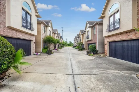 210 Grove Street Houston TX 77020