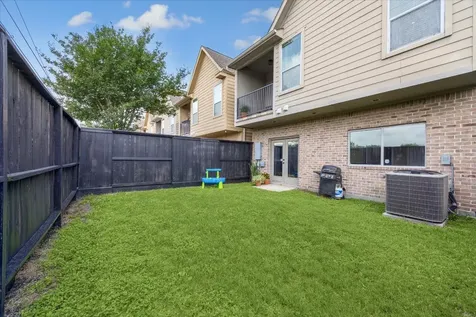 210 Grove Street Houston TX 77020