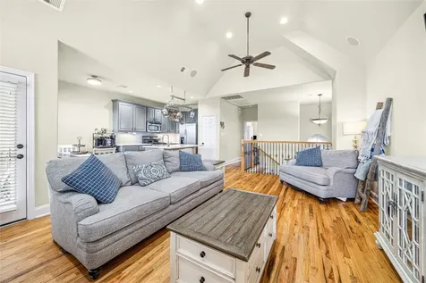 210 Grove Street Houston TX 77020