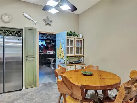 21441 Fm 705 Broaddus TX 75929