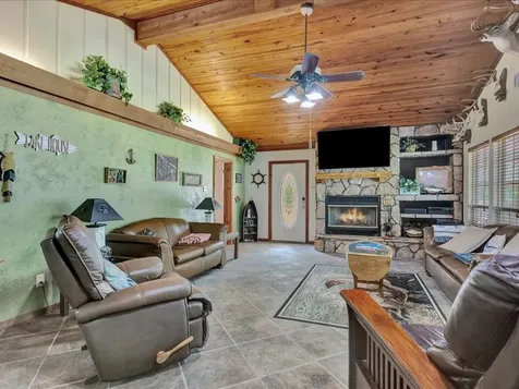 21441 Fm 705 Broaddus TX 75929