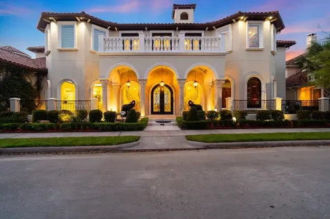 6 Waterford Oaks Lane Kemah TX 77565