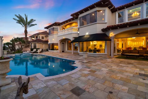 6 Waterford Oaks Lane Kemah TX 77565