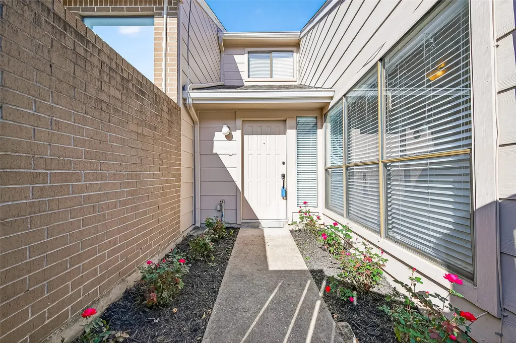 13884 Hollowgreen Drive Houston TX 77082