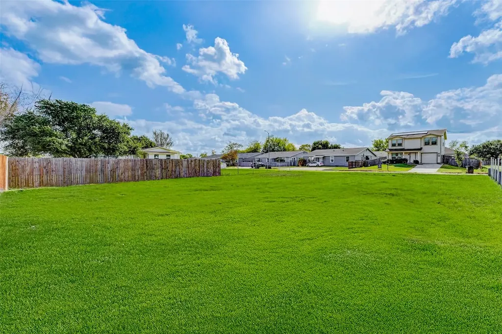 12 Becca Court Brookshire TX 77423