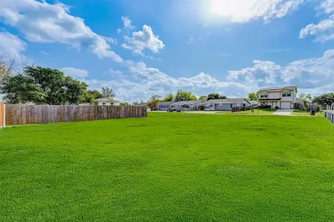 12 Becca Court Brookshire TX 77423
