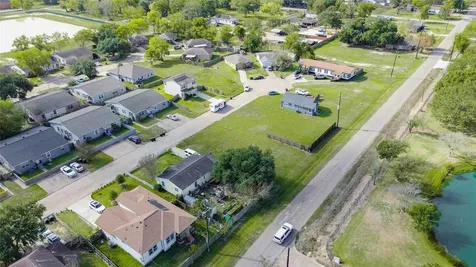 12 Becca Court Brookshire TX 77423