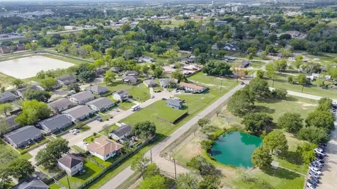 12 Becca Court Brookshire TX 77423