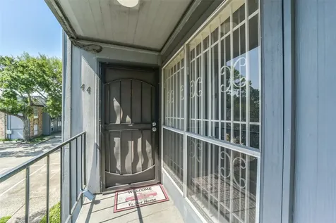 6202 Skyline Drive 44 Houston TX 77057