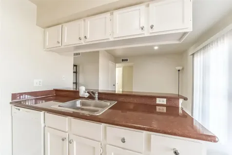 6202 Skyline Drive 44 Houston TX 77057
