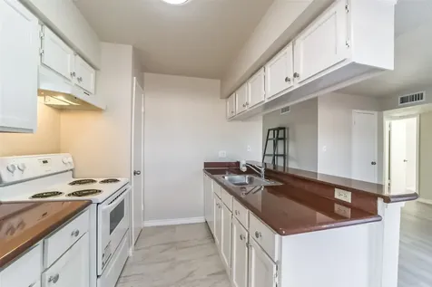 6202 Skyline Drive 44 Houston TX 77057