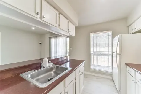 6202 Skyline Drive 44 Houston TX 77057