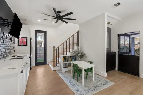 2626 Reagan Street Houston TX 77009