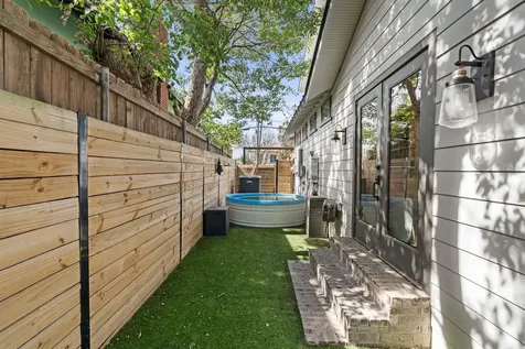 2626 Reagan Street Houston TX 77009