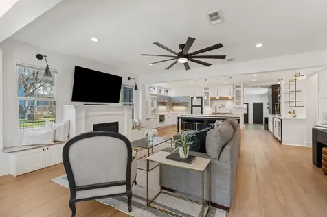 2626 Reagan Street Houston TX 77009