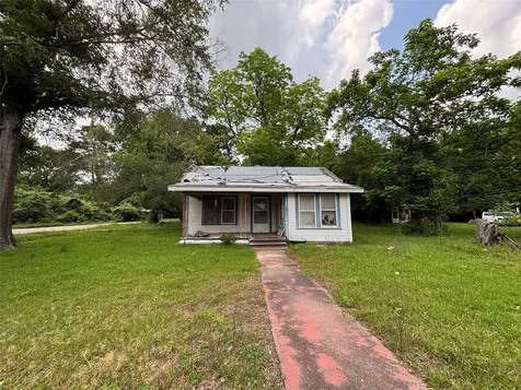 1101 N Blair Avenue Cleveland TX 77327