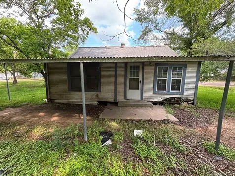 1101 N Blair Avenue Cleveland TX 77327