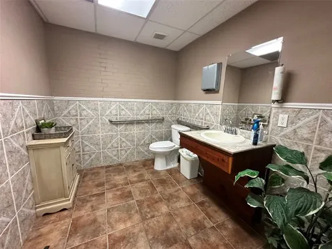 120 S Charlton Street Woodville TX 75979
