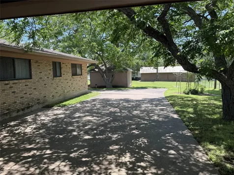 701 Herder Avenue Schulenburg TX 78956