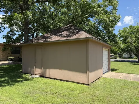 701 Herder Avenue Schulenburg TX 78956
