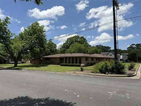 701 Herder Avenue Schulenburg TX 78956