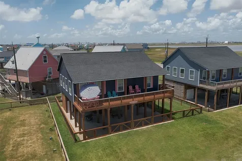 1922 Blue Water Highway Surfside Beach TX 77541