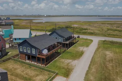 1922 Blue Water Highway Surfside Beach TX 77541