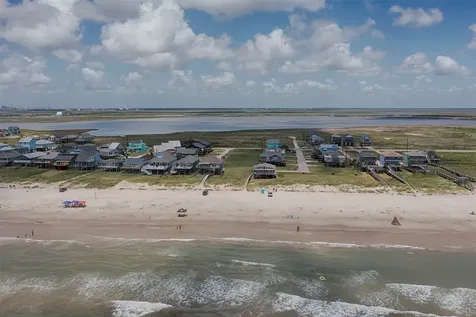 1922 Blue Water Highway Surfside Beach TX 77541