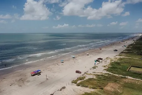 1922 Blue Water Highway Surfside Beach TX 77541