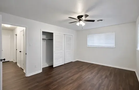 205 E Crestmont Drive Alvin TX 77511