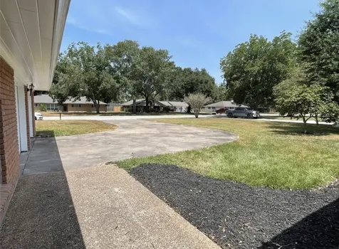 205 E Crestmont Drive Alvin TX 77511