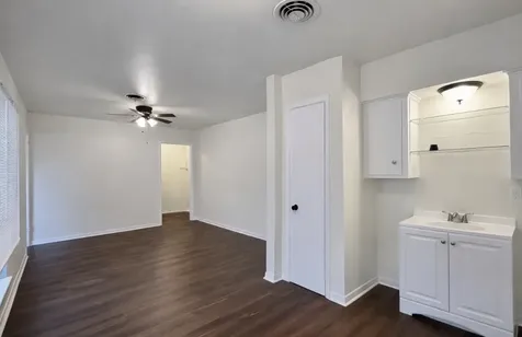 205 E Crestmont Drive Alvin TX 77511